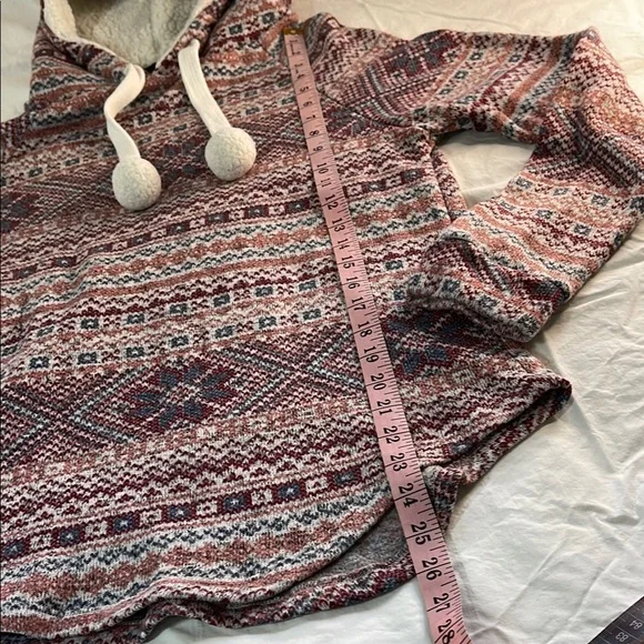 Derek Heart Multicolor Nordic Patterned Hoodie - Picture 5 of 7